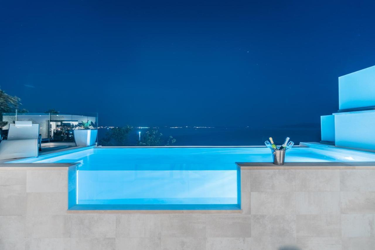 Villa The Boat With Rooftop Pool Matulji Extérieur photo